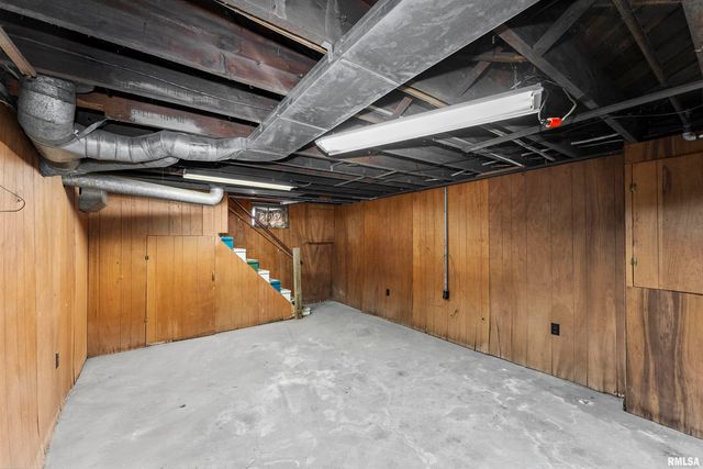 1703 18TH Avenue, Moline, IL 61265