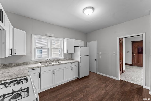 1703 18TH Avenue, Moline, IL 61265