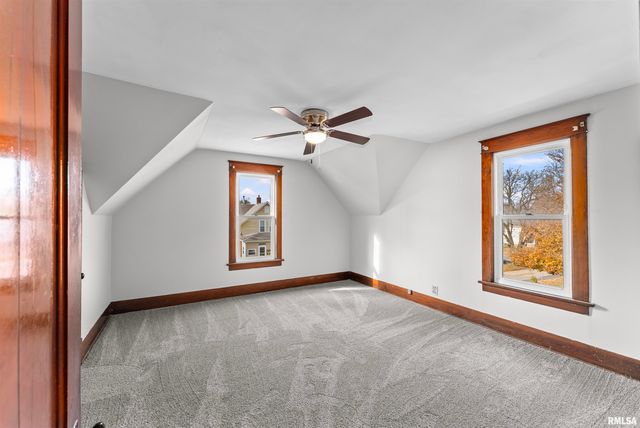 1703 18TH Avenue, Moline, IL 61265