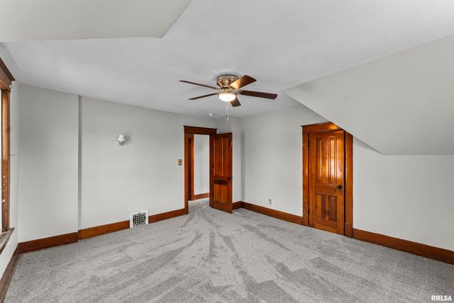 1703 18TH Avenue, Moline, IL 61265