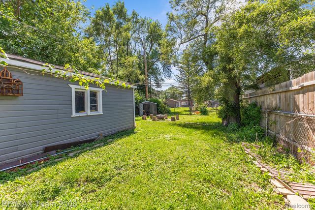 7415 Gilman Street, Westland, MI 48185