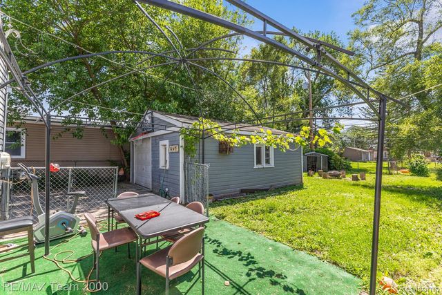 7415 Gilman Street, Westland, MI 48185