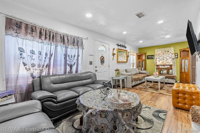 7415 Gilman Street, Westland, MI 48185