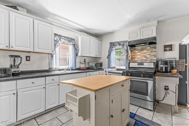 7415 Gilman Street, Westland, MI 48185