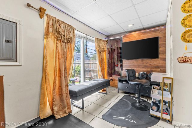 7415 Gilman Street, Westland, MI 48185