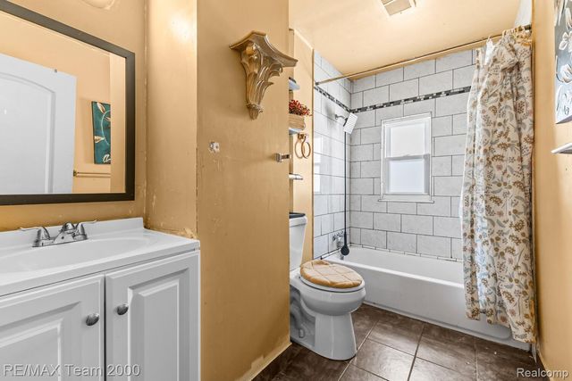 7415 Gilman Street, Westland, MI 48185
