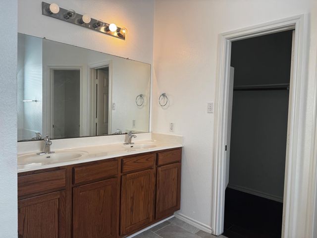 304 Valona LOOP, Round Rock, TX 78681