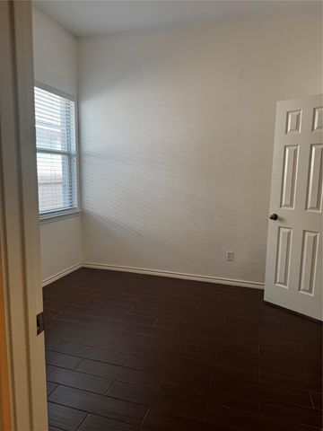 304 Valona LOOP, Round Rock, TX 78681