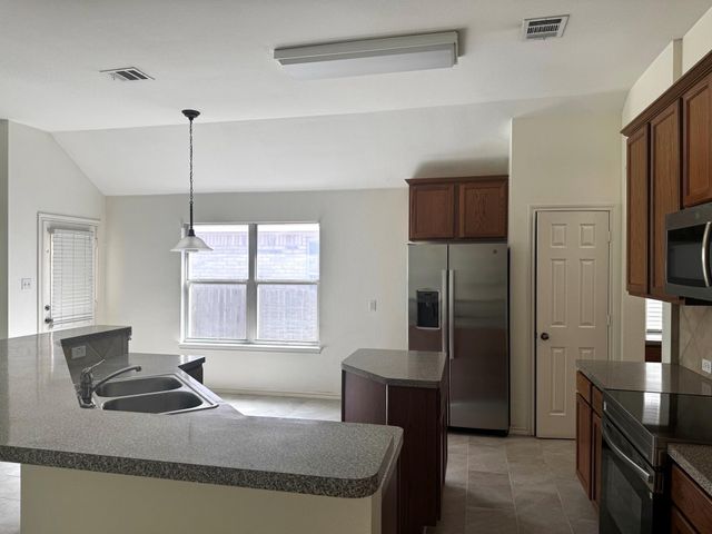 304 Valona LOOP, Round Rock, TX 78681