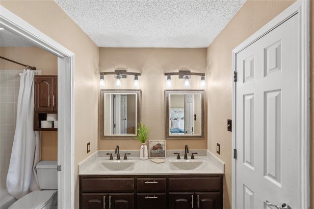 204 N Flaxseed Lane, Fort Worth, TX 76108