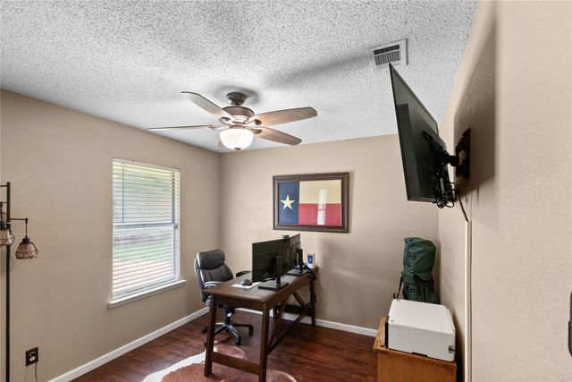 204 N Flaxseed Lane, Fort Worth, TX 76108