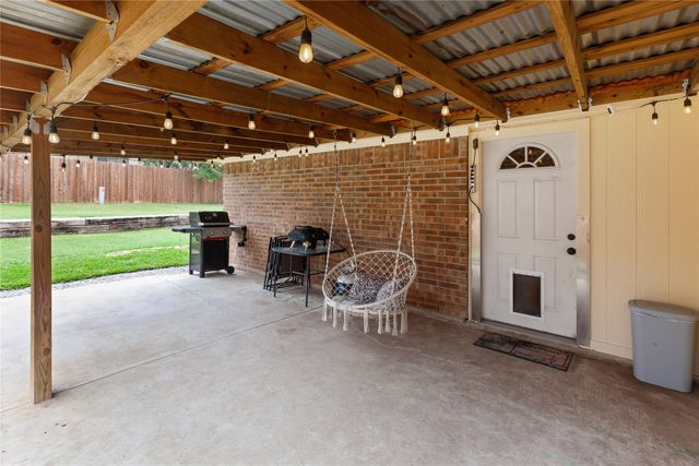 204 N Flaxseed Lane, Fort Worth, TX 76108