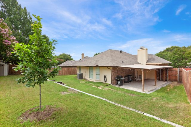 204 N Flaxseed Lane, Fort Worth, TX 76108
