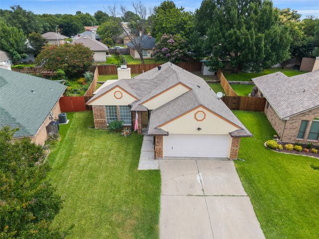 204 N Flaxseed Lane, Fort Worth, TX 76108