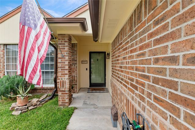 204 N Flaxseed Lane, Fort Worth, TX 76108
