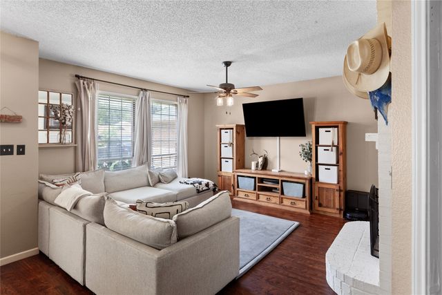 204 N Flaxseed Lane, Fort Worth, TX 76108