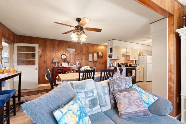2665 Kentucky 80, Windsor, KY 42565