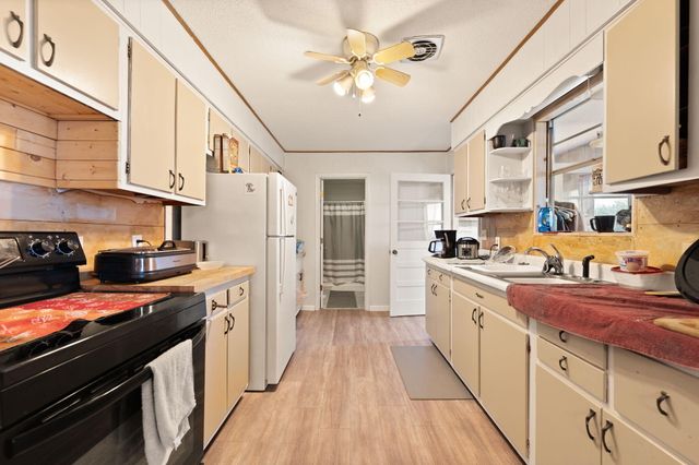 2665 Kentucky 80, Windsor, KY 42565