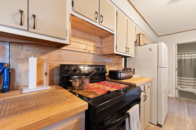 2665 Kentucky 80, Windsor, KY 42565