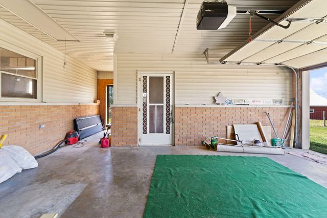 2665 Kentucky 80, Windsor, KY 42565