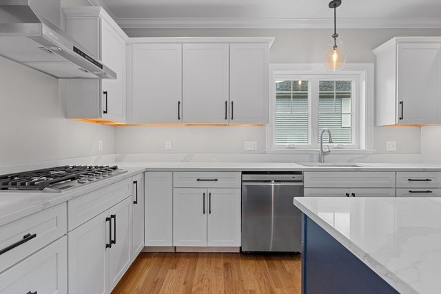 22 Pleasant B, Mansfield, MA 02048