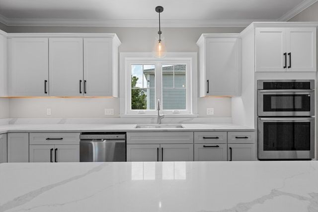 22 Pleasant B, Mansfield, MA 02048