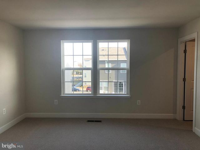 1806 BRISCOE LN, Fredericksburg, VA 22401