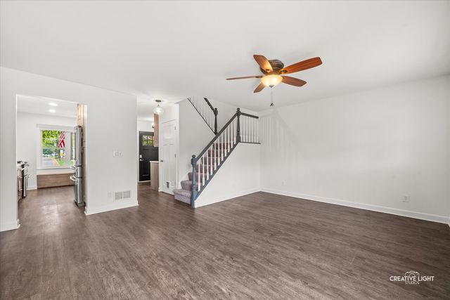 904 Geneva Drive, Geneva, IL 60134