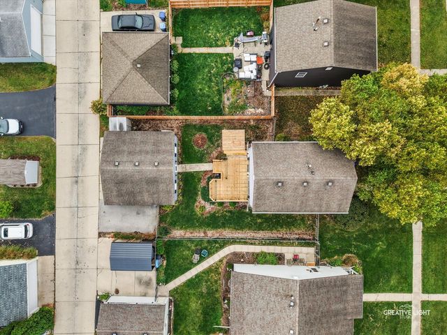 904 Geneva Drive, Geneva, IL 60134