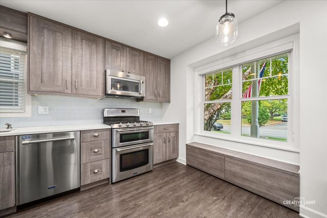 904 Geneva Drive, Geneva, IL 60134