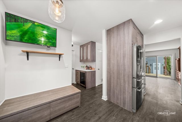 904 Geneva Drive, Geneva, IL 60134