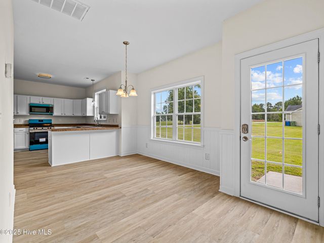 401 Mossy Oak Lane, Jacksonville, NC 28540