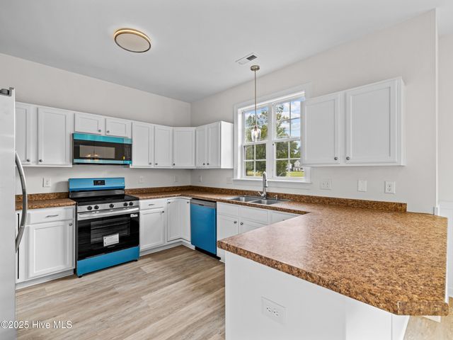 401 Mossy Oak Lane, Jacksonville, NC 28540
