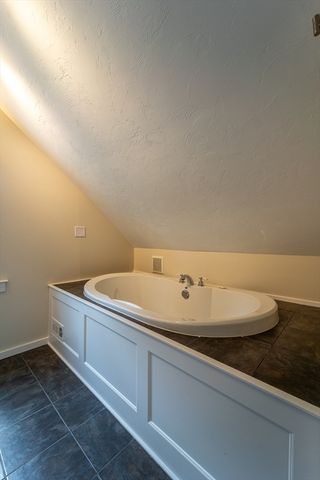 58 Bailey St, Worcester, MA 01602