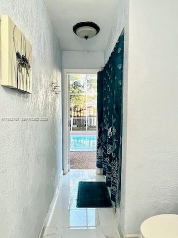 2450 NW 85th Avenue, Sunrise, FL 33322