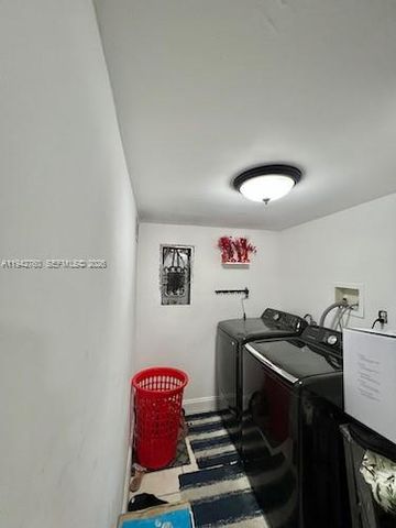 2450 NW 85th Avenue, Sunrise, FL 33322