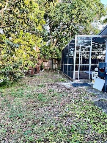 2450 NW 85th Avenue, Sunrise, FL 33322