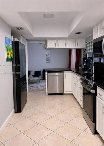 2450 NW 85th Avenue, Sunrise, FL 33322