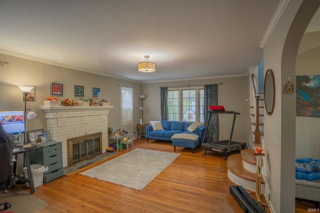 1336 E South Street, South Bend, IN 46615
