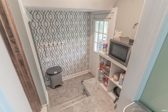 1336 E South Street, South Bend, IN 46615