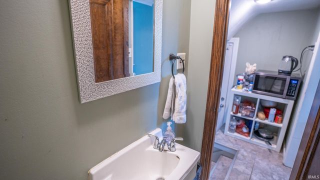 1336 E South Street, South Bend, IN 46615