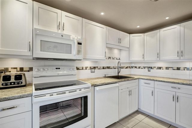 2681 S Course Drive 609, Pompano Beach, FL 33069