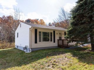 23 Mill St, Brookfield, MA 01506