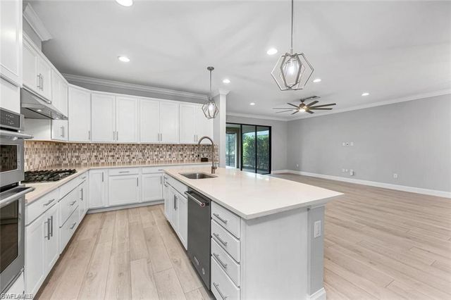 16273 Borelle CIR, Naples, FL 34110