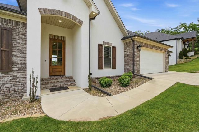 34 Sagamore Court, Maumelle, AR 72113