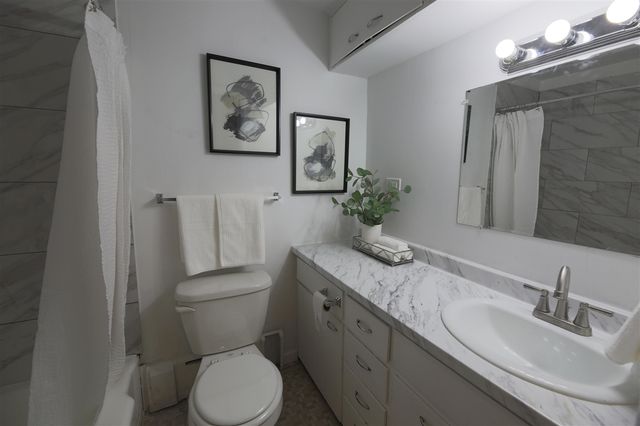 8300 E Jefferson Avenue 104, Detroit, MI 48209