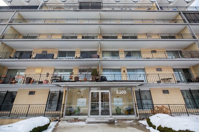 8300 E Jefferson Avenue 104, Detroit, MI 48209