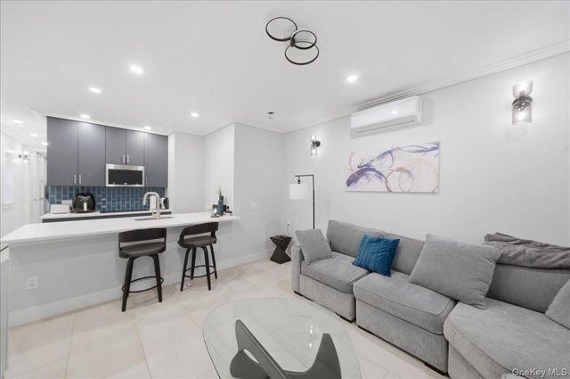 92 Elliott Avenue, Yonkers, NY 10705