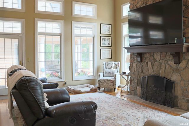1112 W CEDAR HILLS Drive, Dunlap, IL 61525