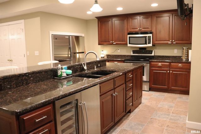 1112 W CEDAR HILLS Drive, Dunlap, IL 61525